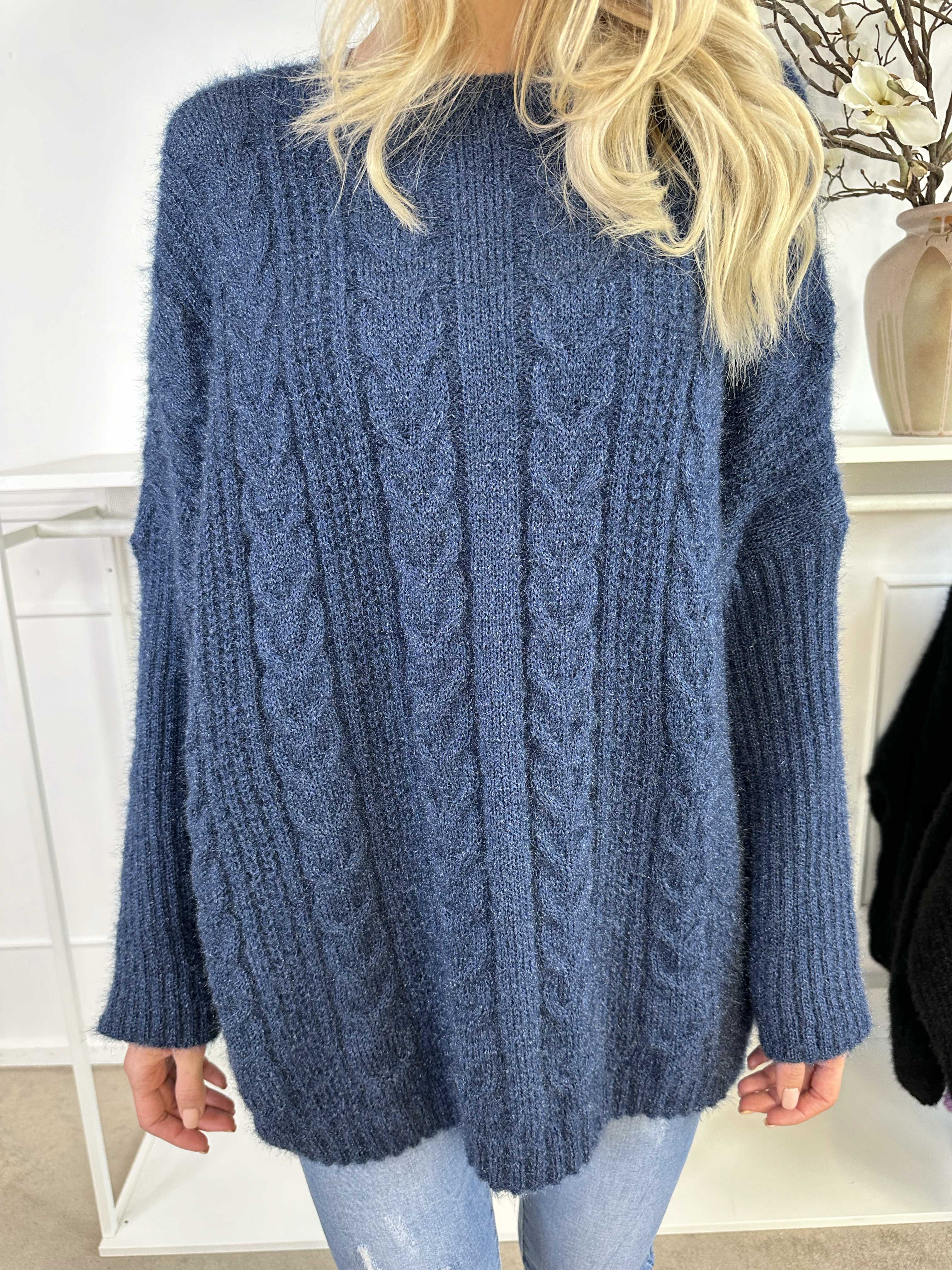 Johanna - Strikbluse med kabelstrik i shiny strik